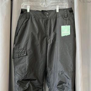 Women’s black Magellan outdoors ski pants. Size M.  Insulated pants, water resis